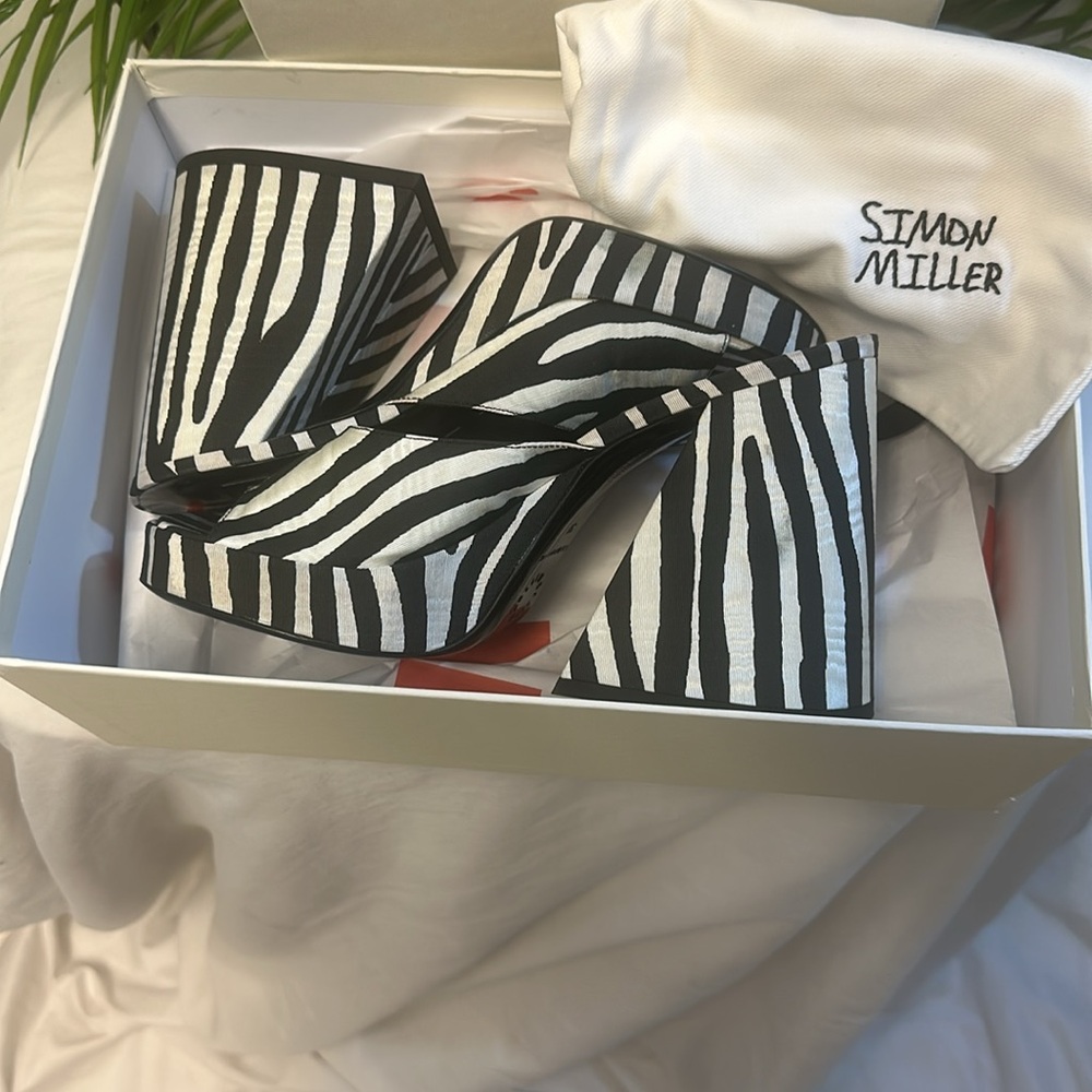 ποΈποΈ HOST PICK π SIMON MILLER Black & White Slice Heeled Sandals, U.S size : 7 - Picture 11 of 14